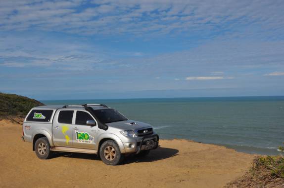 Praia e falésias entre as praias da Campina e do Outeiro - PB
